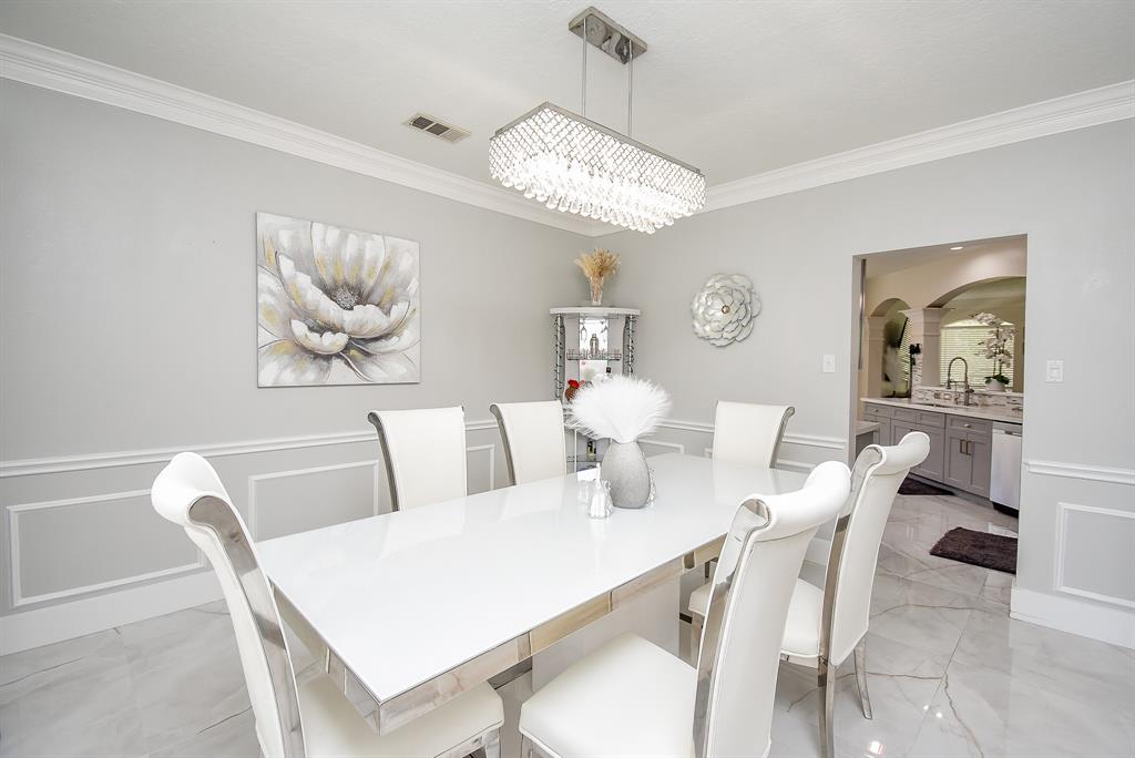 24018 Rain Creek Drive, Tomball, Texas image 4