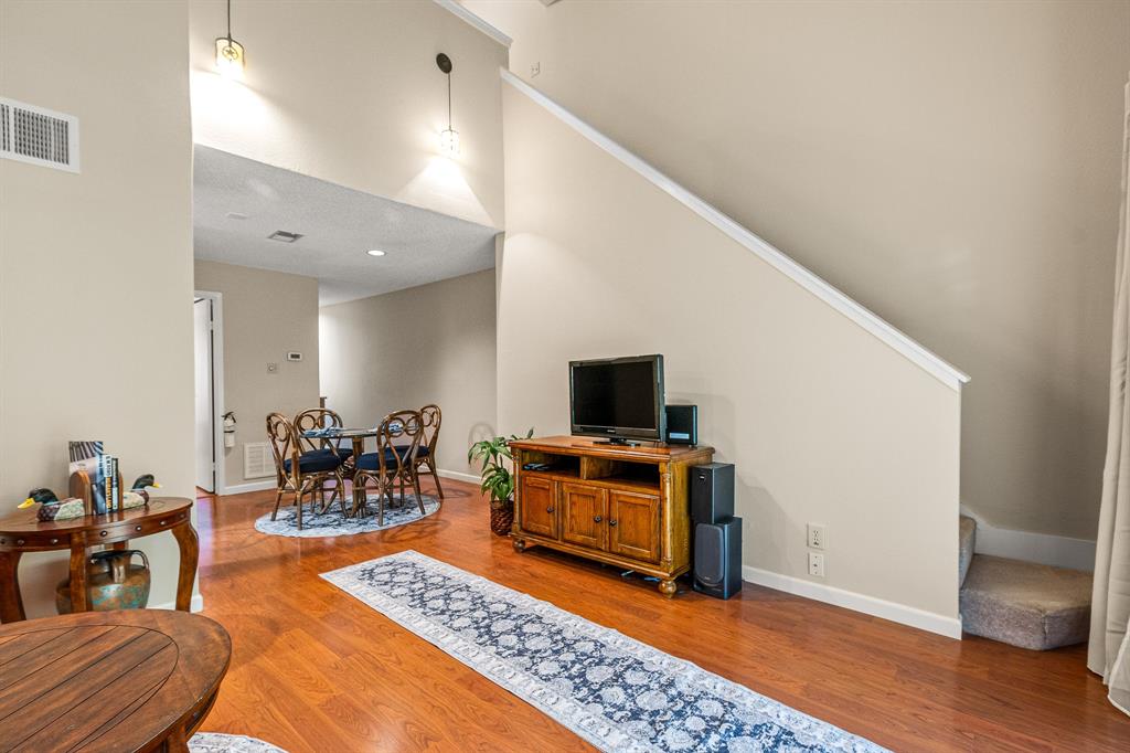 3900 Aspen 204B