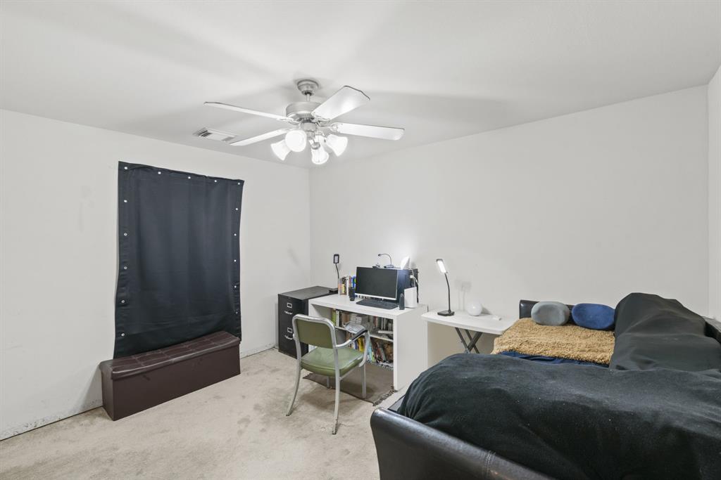 4111 Country Club Drive, Dickinson, Texas image 7