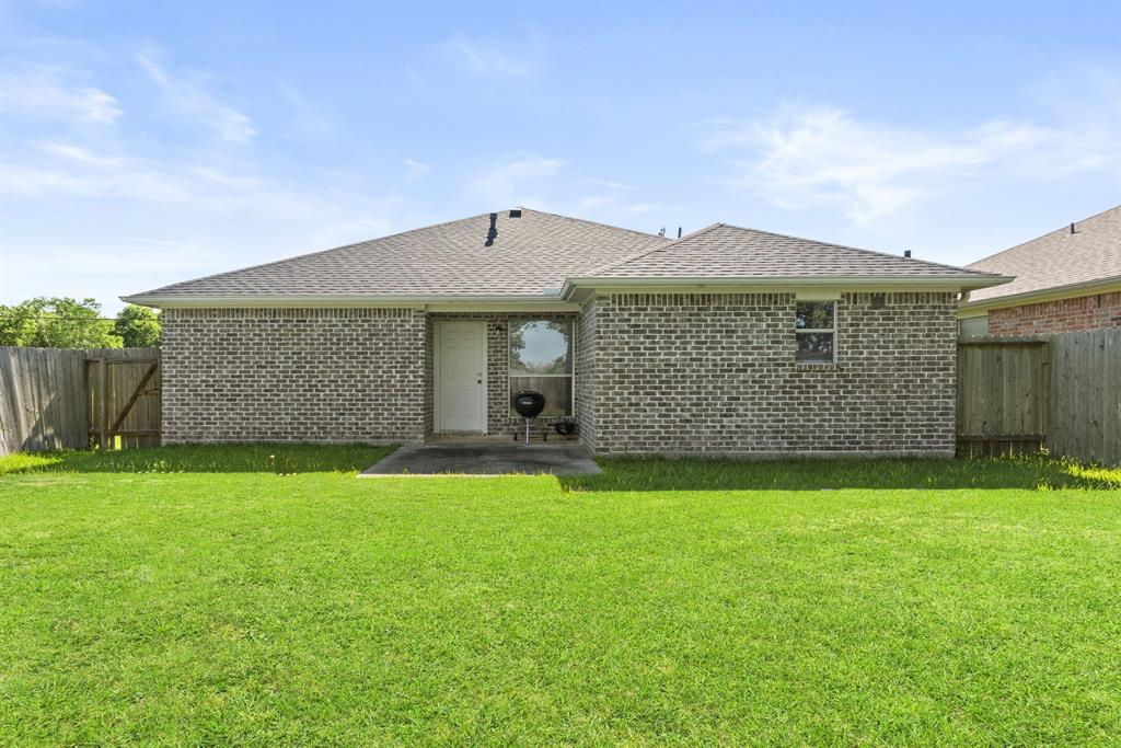 4111 Country Club Drive, Dickinson, Texas image 23