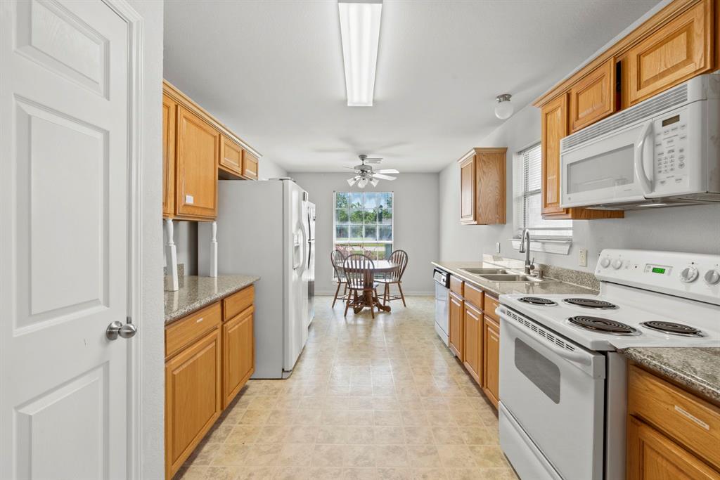 4111 Country Club Drive, Dickinson, Texas image 13