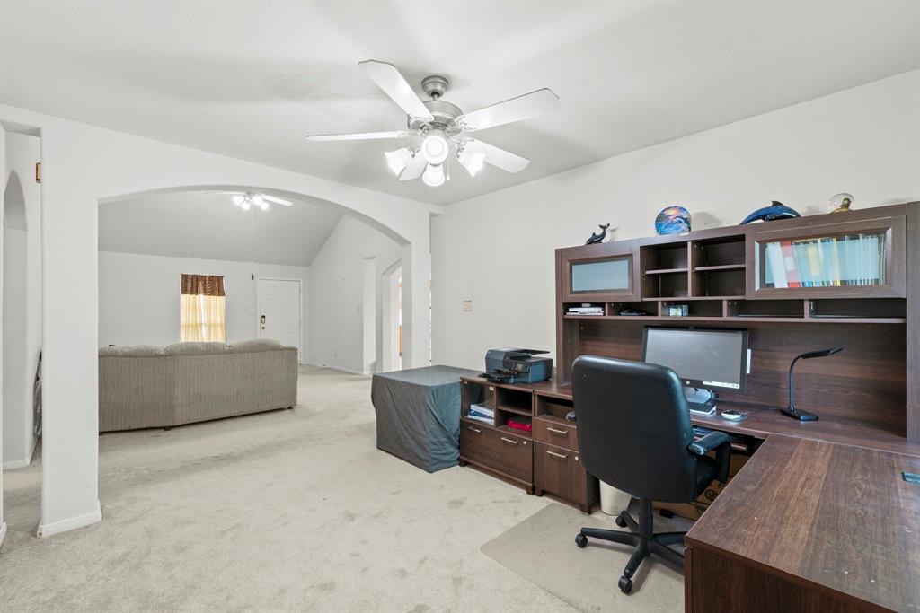 4111 Country Club Drive, Dickinson, Texas image 9