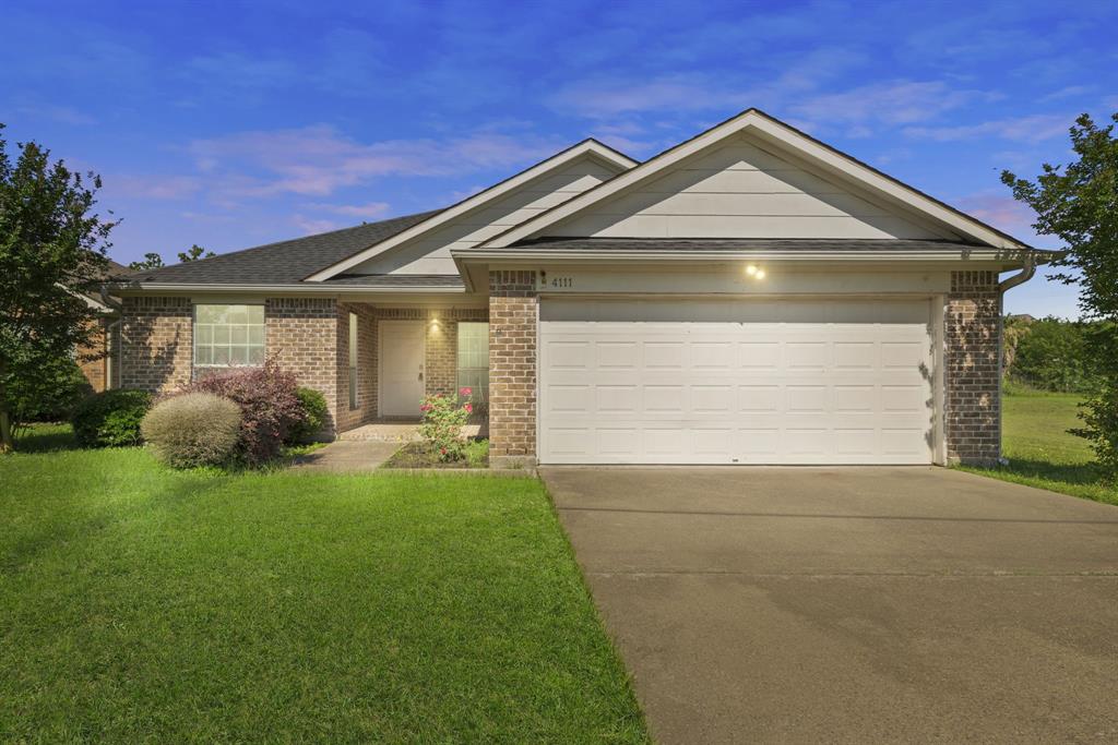 4111 Country Club Drive, Dickinson, Texas image 1