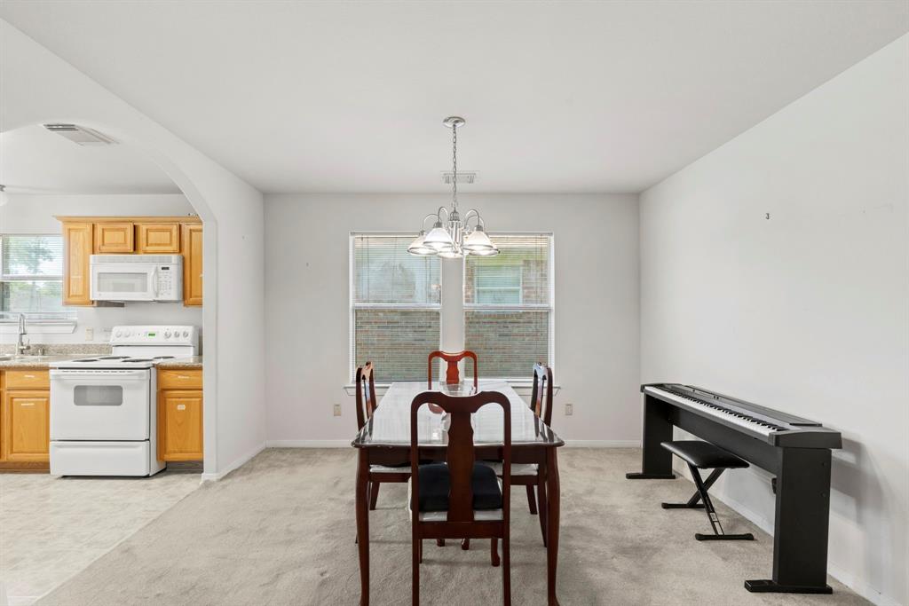 4111 Country Club Drive, Dickinson, Texas image 10