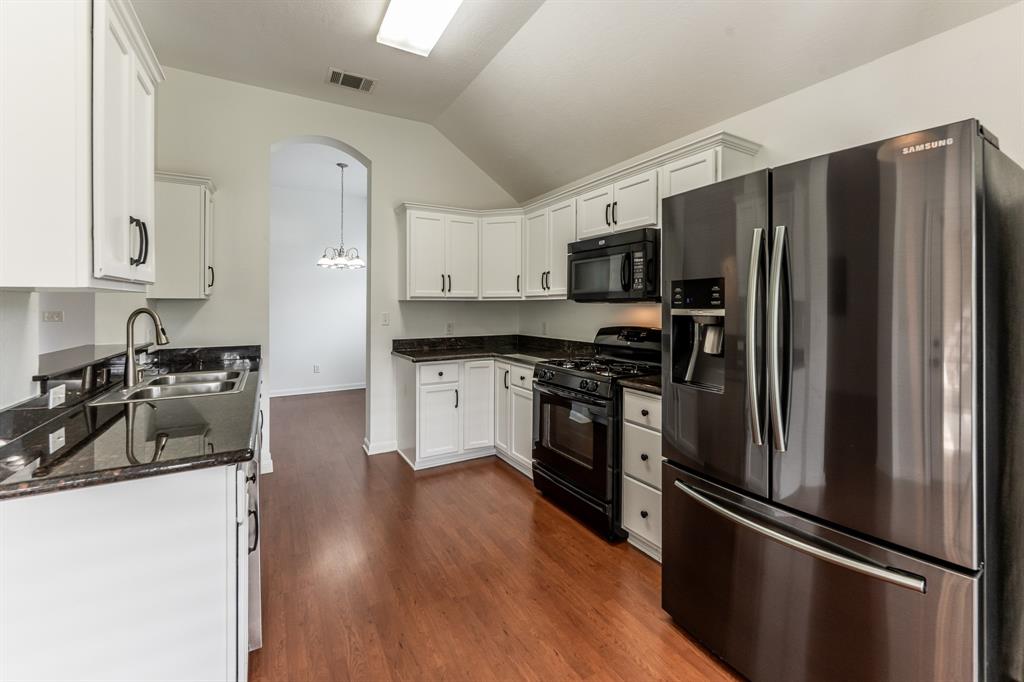 115 Enfield Court, Huntsville, Texas image 19