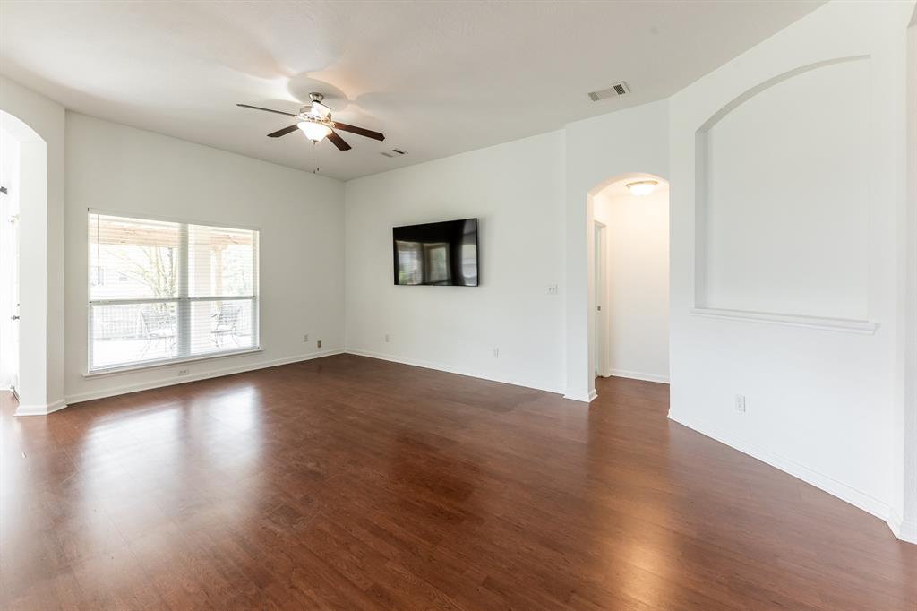 115 Enfield Court, Huntsville, Texas image 9