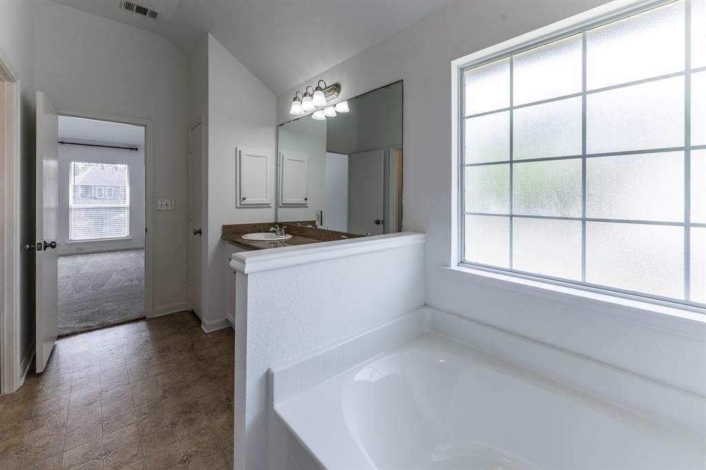 115 Enfield Court, Huntsville, Texas image 34