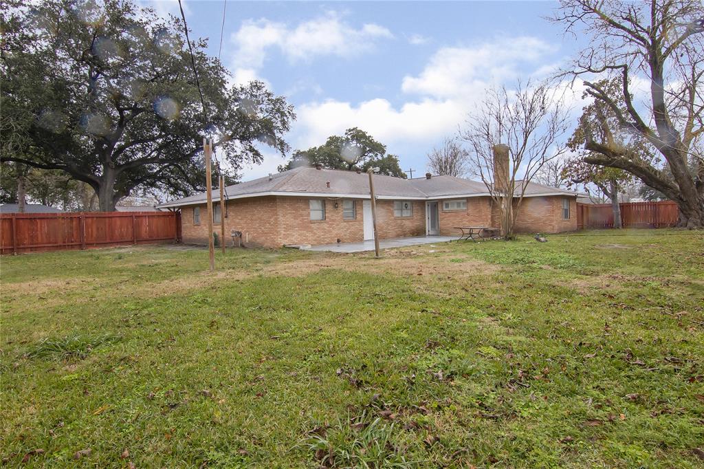 400 W Oak Street, Highlands, Texas image 25