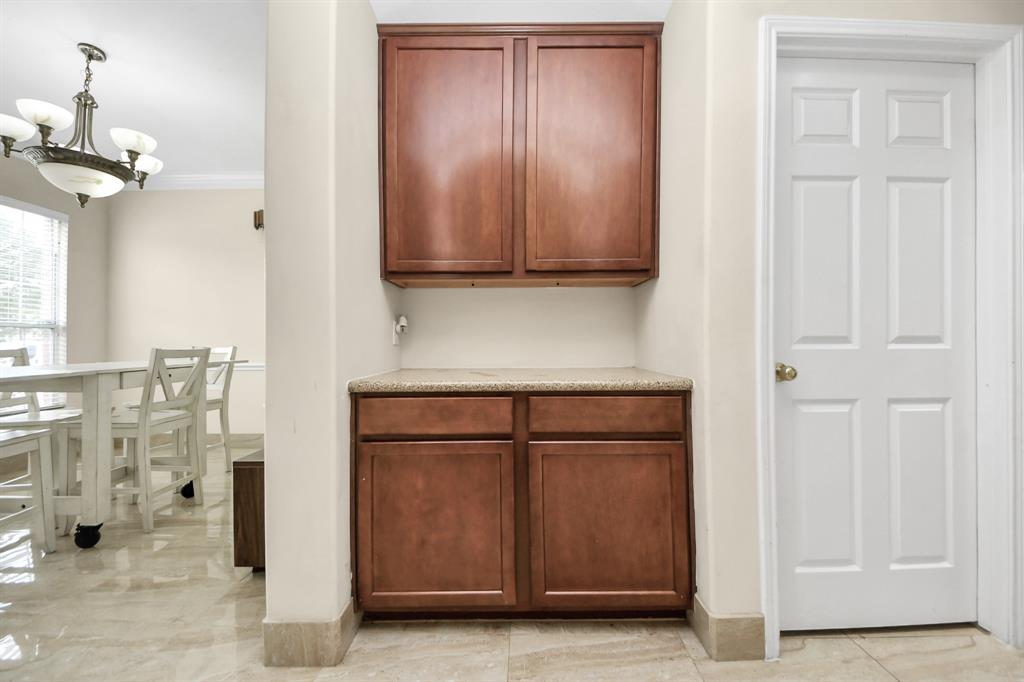 2614 Sunset Lake Drive, Sugar Land, Texas image 19