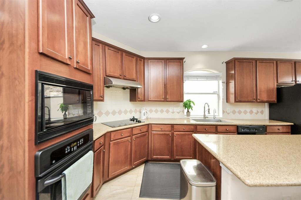 2614 Sunset Lake Drive, Sugar Land, Texas image 16