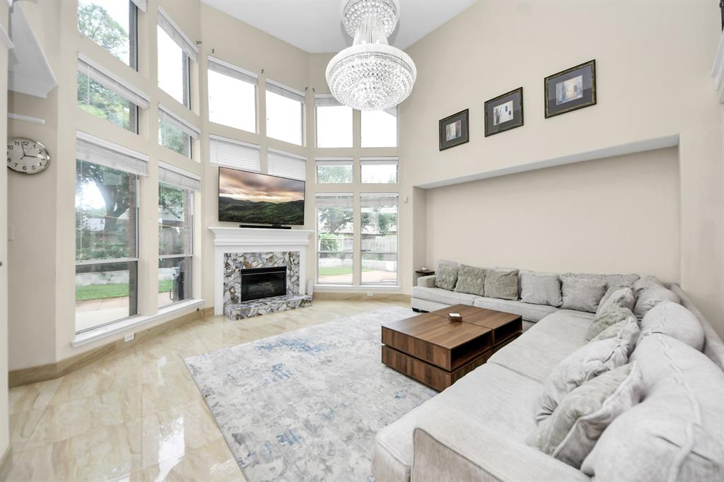 2614 Sunset Lake Drive, Sugar Land, Texas image 9