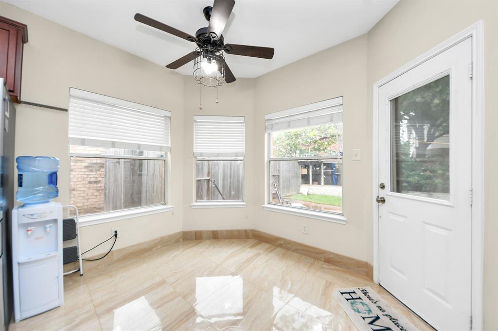 2614 Sunset Lake Drive, Sugar Land, Texas image 10