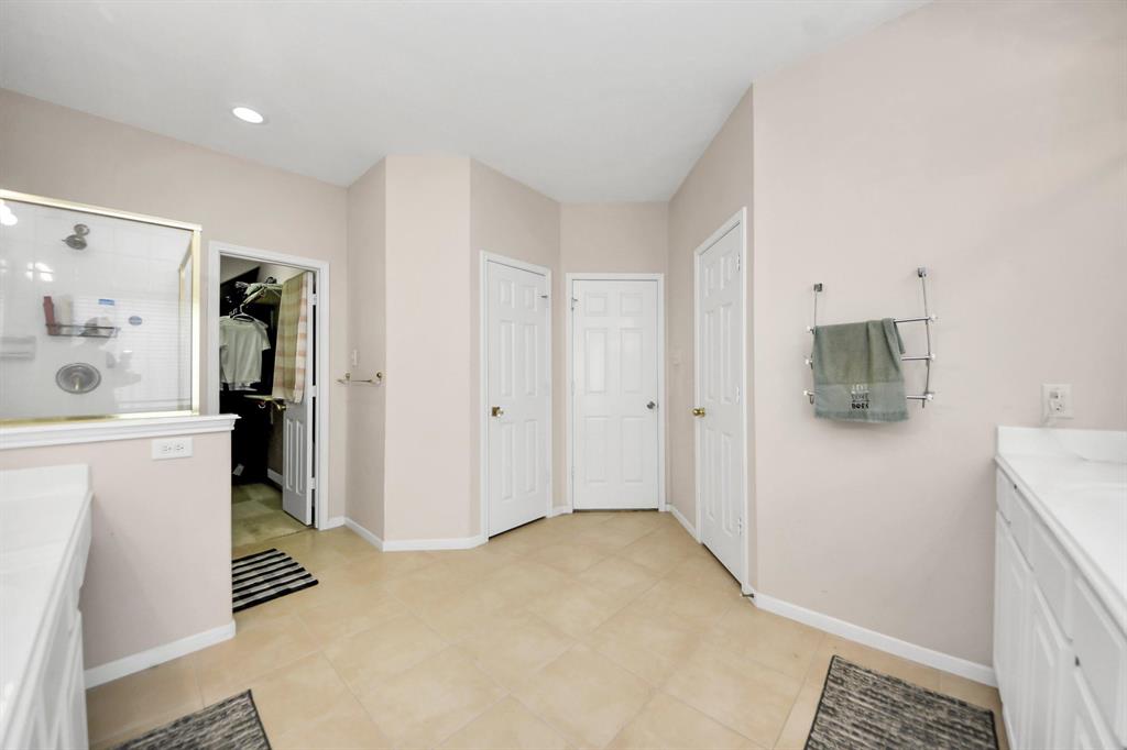 2614 Sunset Lake Drive, Sugar Land, Texas image 24