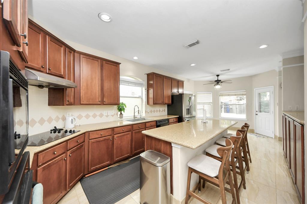 2614 Sunset Lake Drive, Sugar Land, Texas image 18