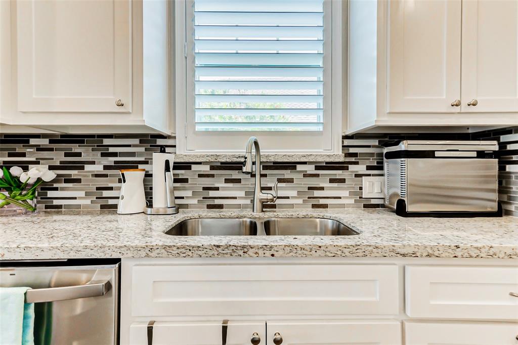 321 Twin Timbers Lane, Kemah, Texas image 11