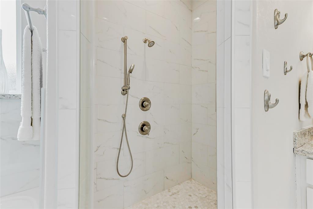 321 Twin Timbers Lane, Kemah, Texas image 30