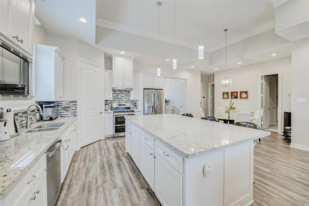 321 Twin Timbers Lane, Kemah, Texas image 9