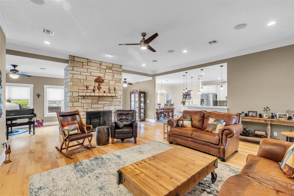 3738 E Parker Road Rd, Muldoon, Texas image 11