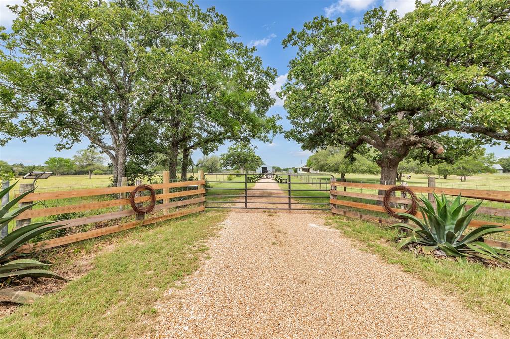 3738 E Parker Road Rd, Muldoon, Texas image 34
