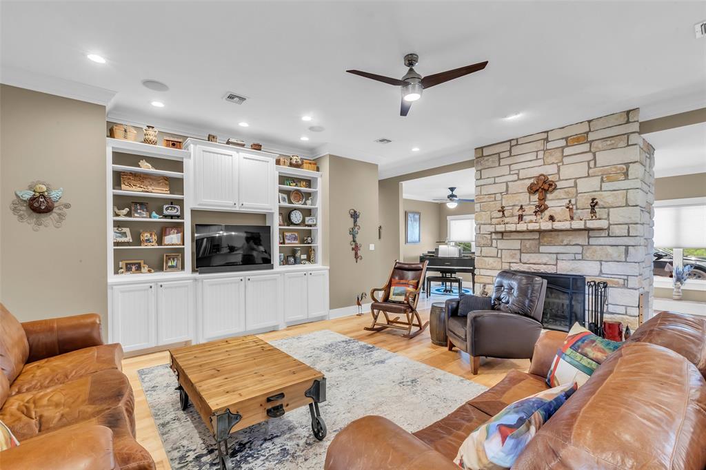 3738 E Parker Road Rd, Muldoon, Texas image 10