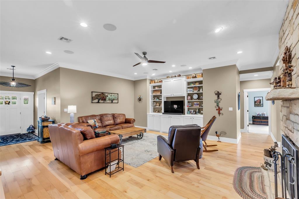 3738 E Parker Road Rd, Muldoon, Texas image 13