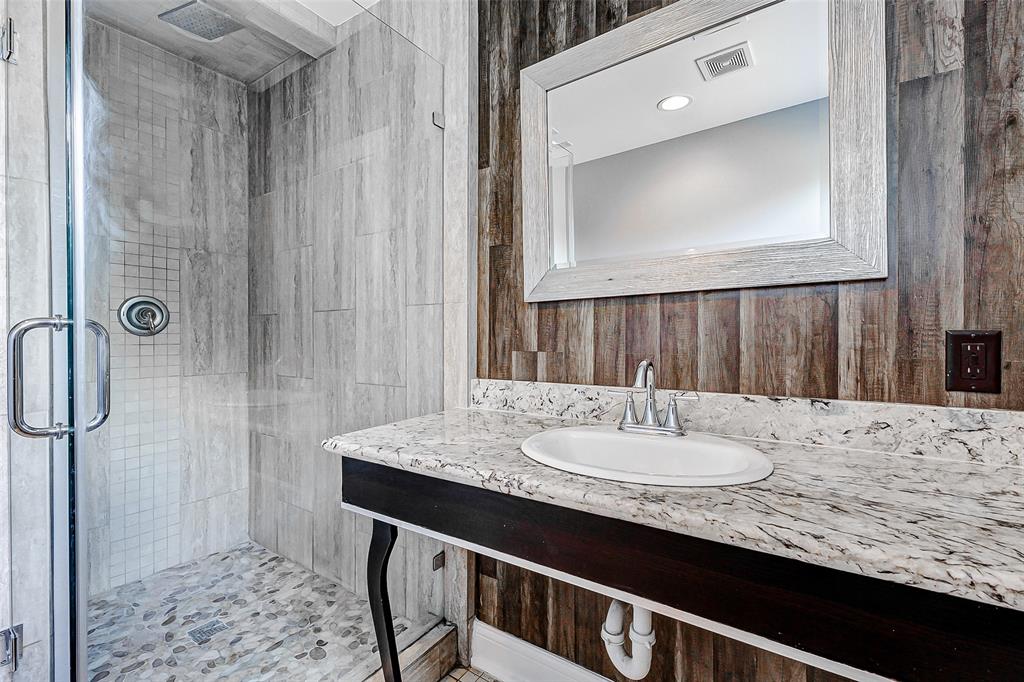 7029 Saint Augustine Street, Houston, Texas image 19