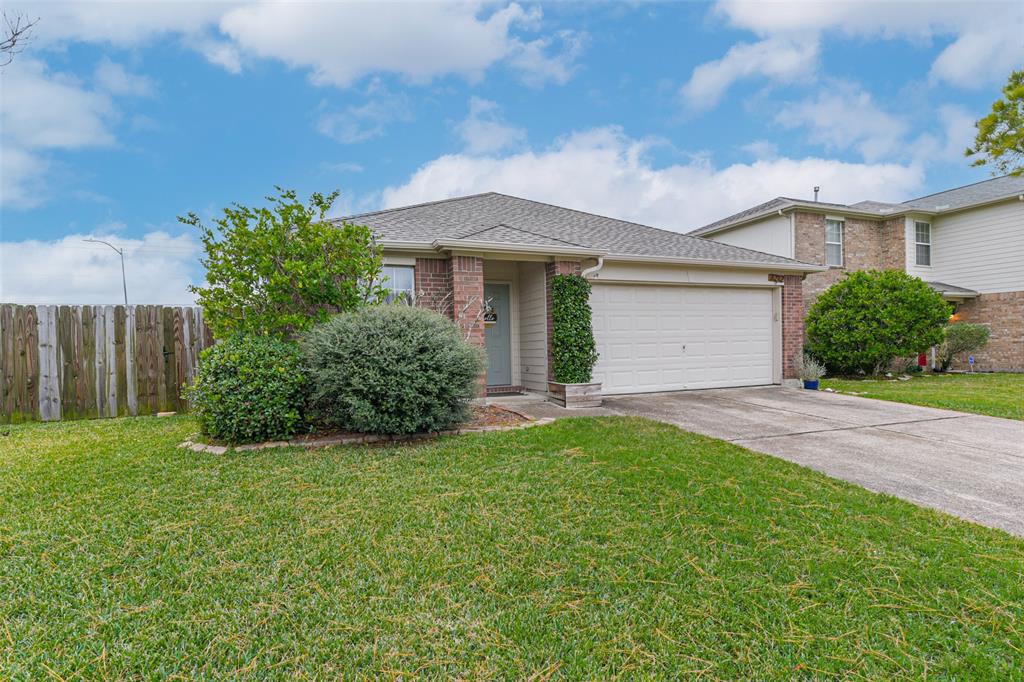 3212 Adams Street, Pearland, Texas image 3