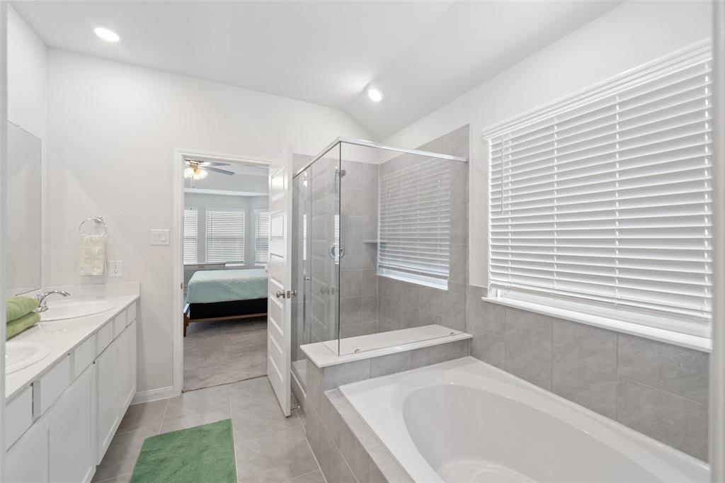 2322 E Winding Pines Dr, Tomball, Texas image 17
