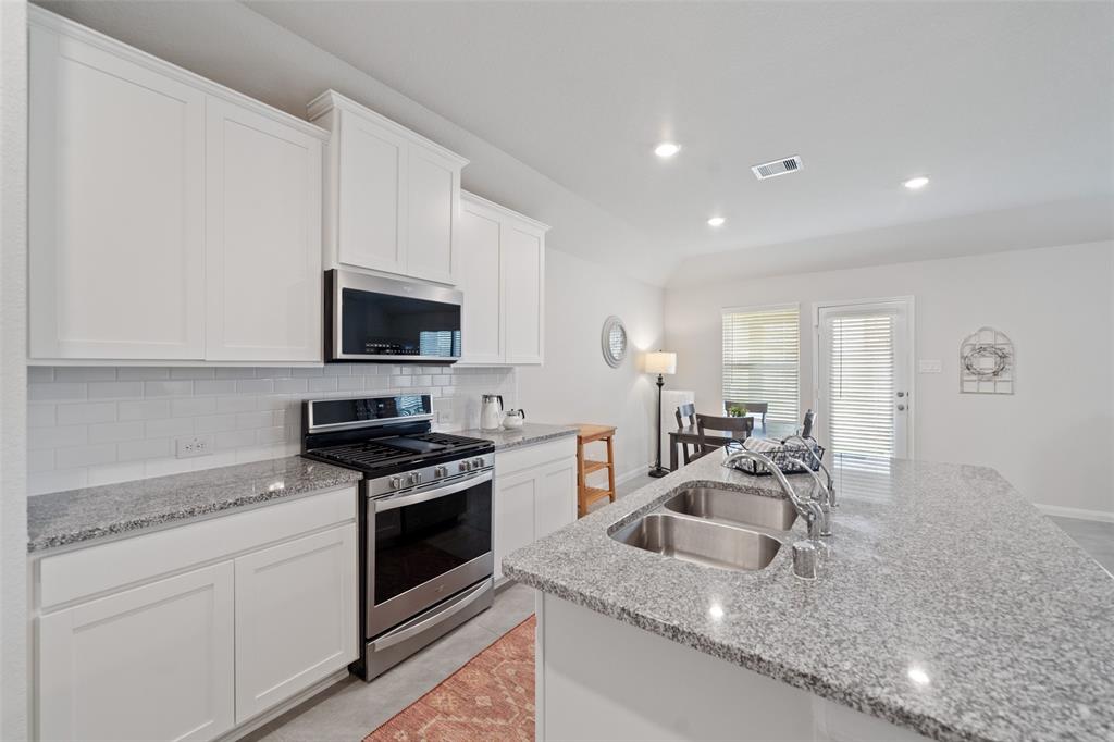 2322 E Winding Pines Dr, Tomball, Texas image 5