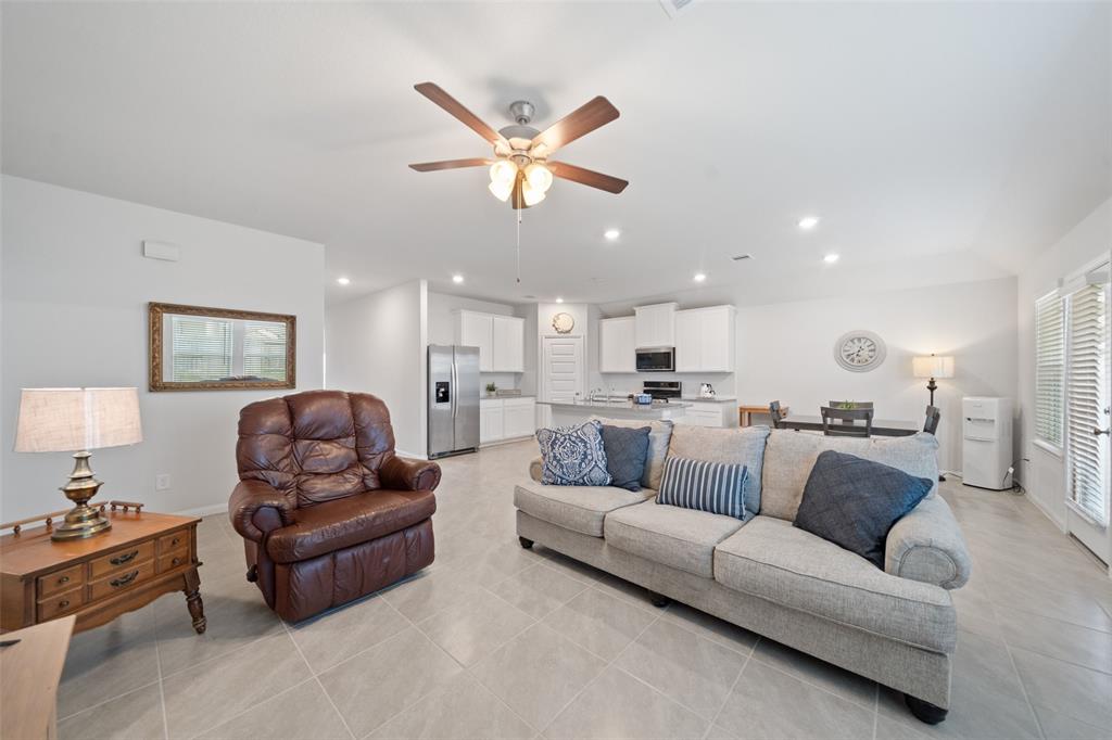2322 E Winding Pines Dr, Tomball, Texas image 9
