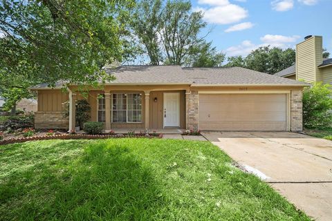 Single Family Residence in Houston TX 5603 Sage Manor Drive.jpg