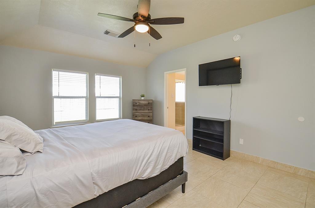 18235 Bonham Oaks Court, Richmond, Texas image 31