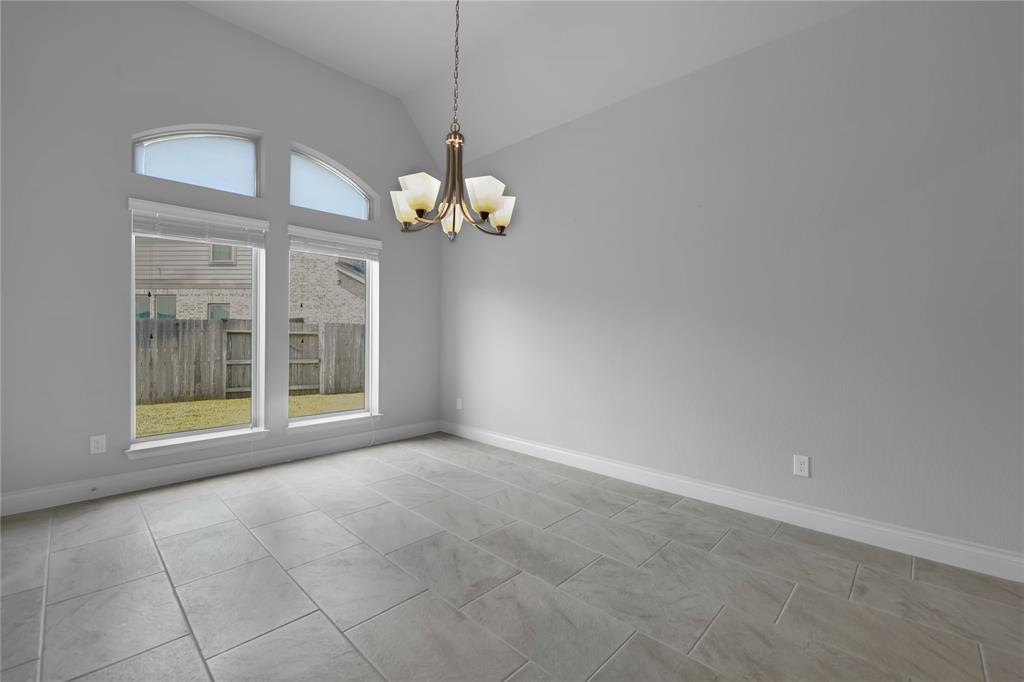 23606 Crossworth Drive, New Caney, Texas image 5