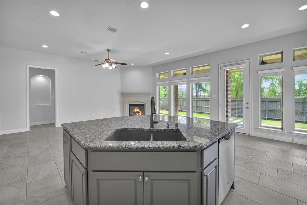 23606 Crossworth Drive, New Caney, Texas image 10
