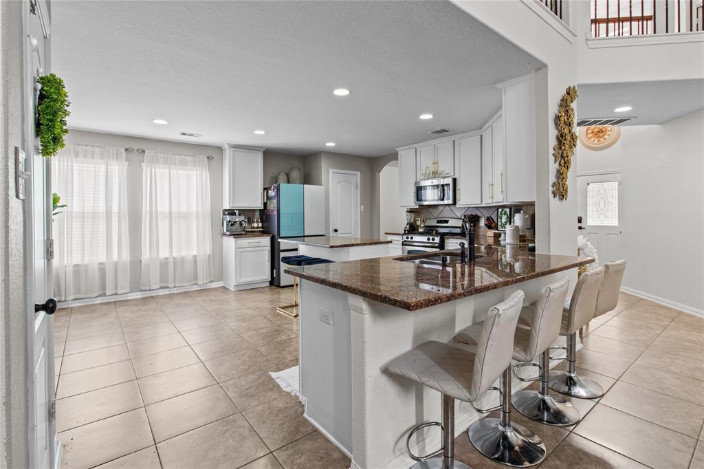 5443 Espuela Lane, Baytown, Texas image 6