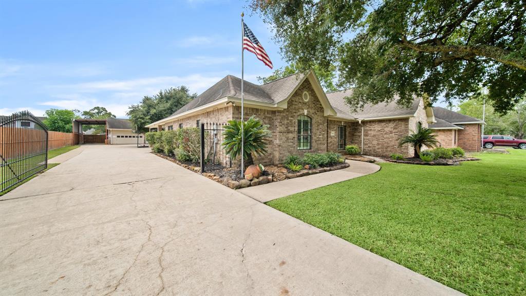 Photo 1 of 35 of 302 River Oaks Drive house