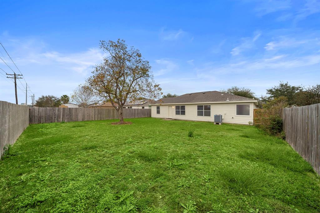 9521 Amberjack Drive, Texas City, Texas image 32