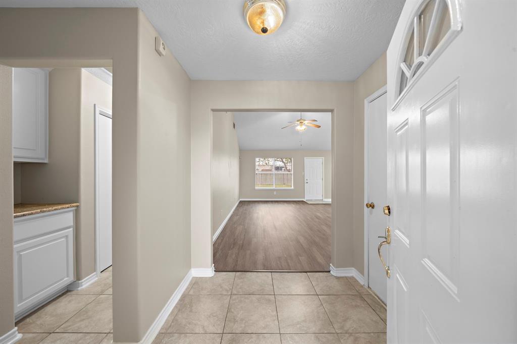 9521 Amberjack Drive, Texas City, Texas image 4