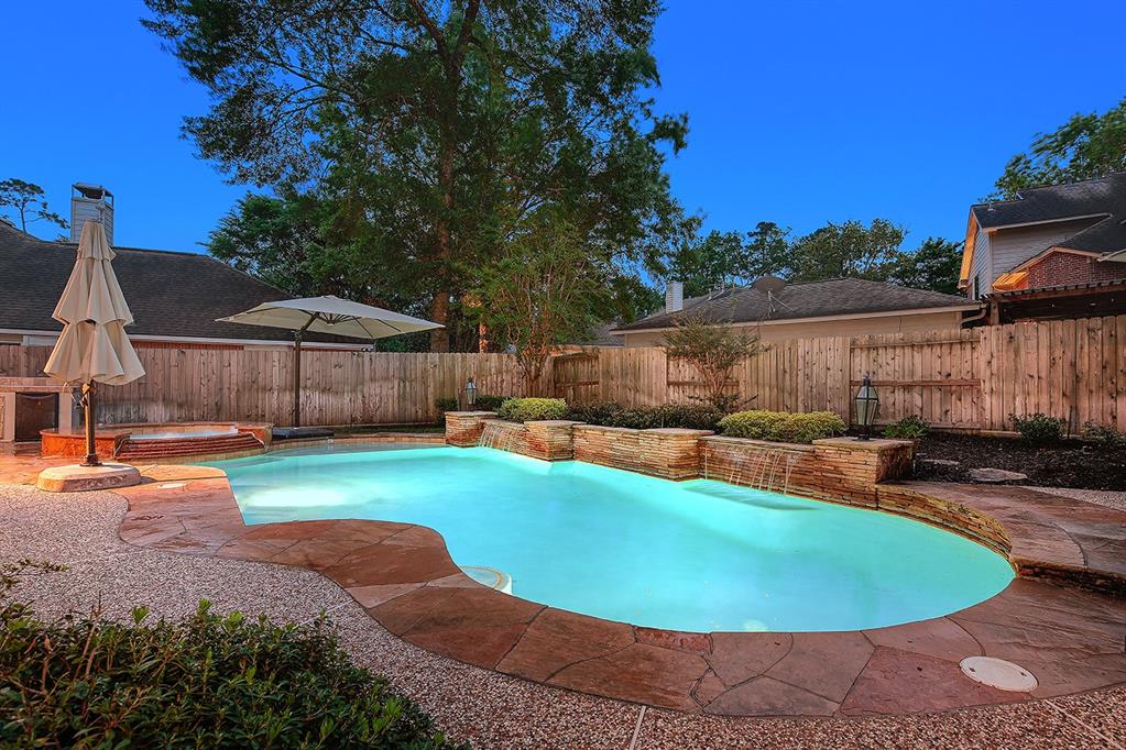 19 Crested Point Place, The Woodlands, Texas image 33