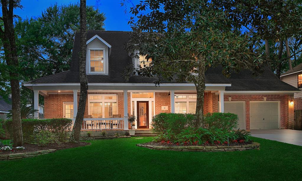19 Crested Point Place, The Woodlands, Texas image 1