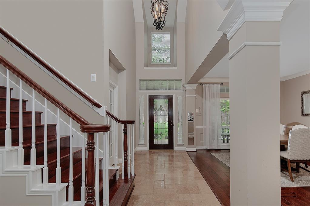 19 Crested Point Place, The Woodlands, Texas image 5