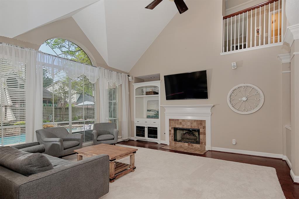 19 Crested Point Place, The Woodlands, Texas image 10
