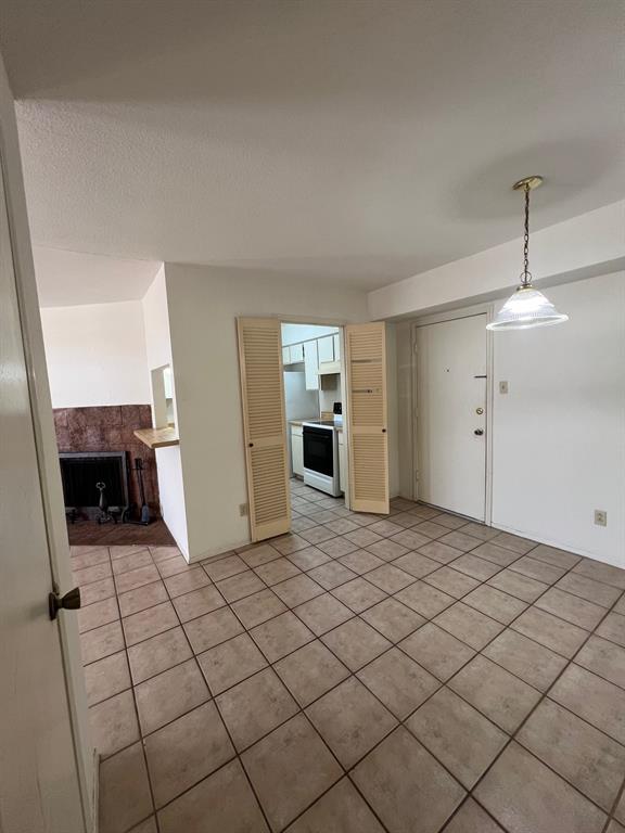 4631 Wild Indigo Street 572