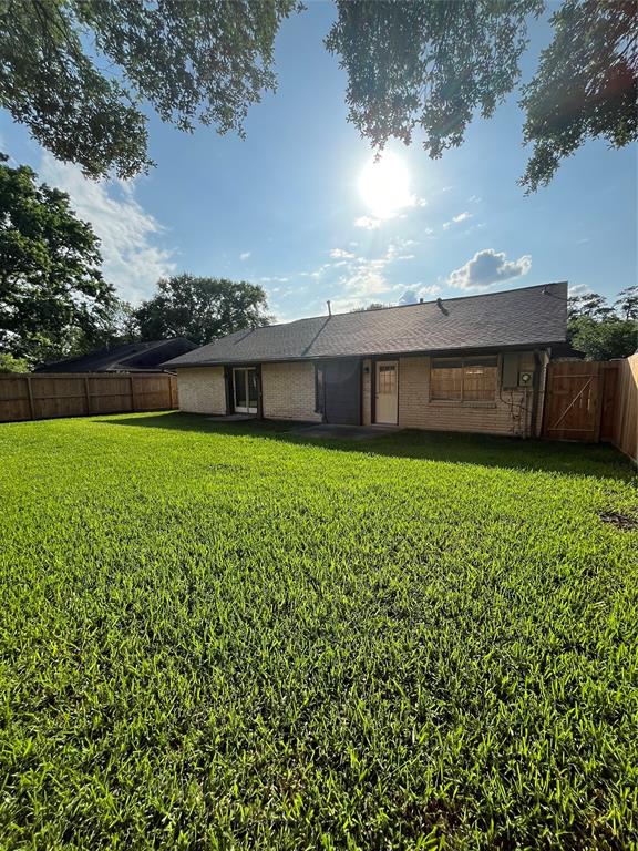 3934 Forest Bluff Drive, Kingwood, Texas image 22