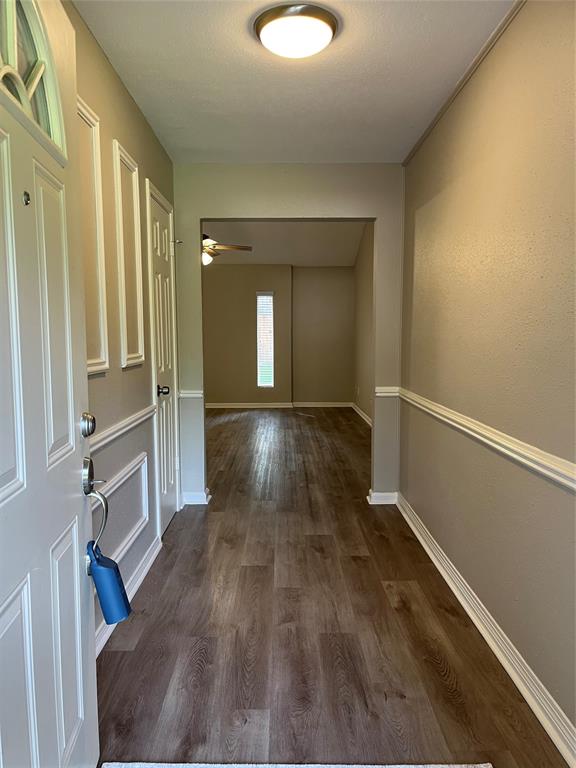 3934 Forest Bluff Drive, Kingwood, Texas image 3