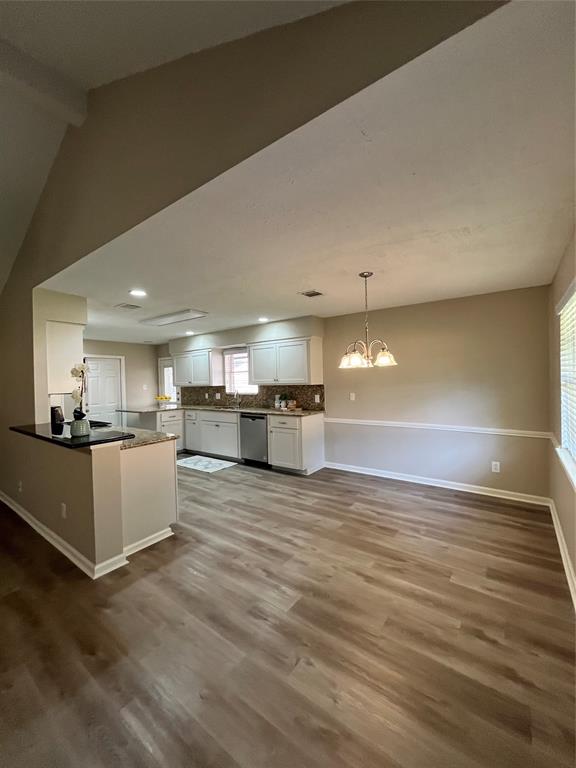 3934 Forest Bluff Drive, Kingwood, Texas image 8