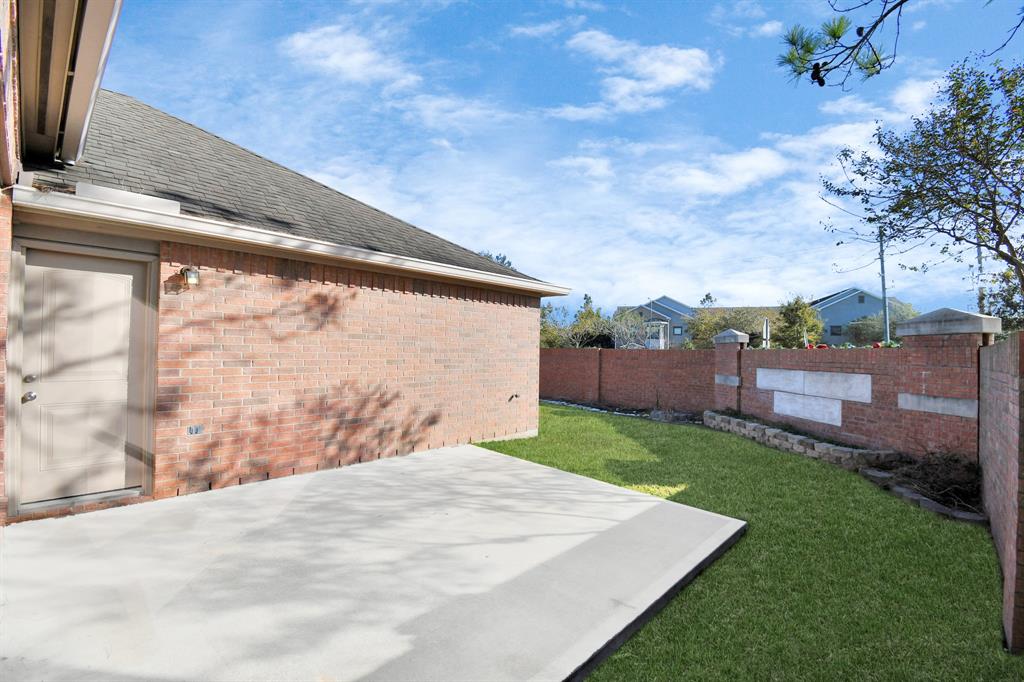 2107 Breezeway Lane, Pearland, Texas image 41