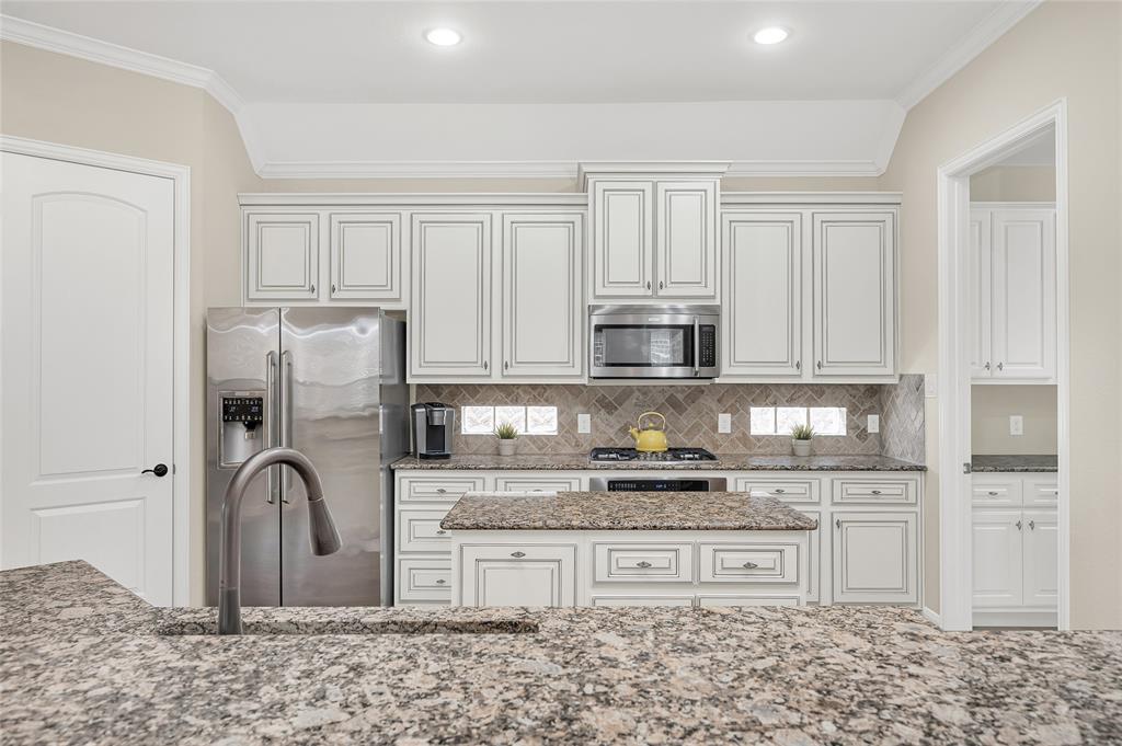 27131 Walker Retreat Lane, Katy, Texas image 9