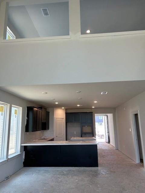 10919 Middle Ridge