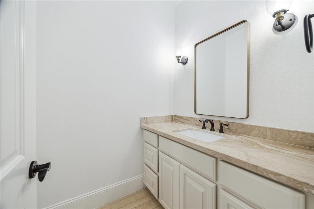 1717 Gardenia Drive, Houston, Texas image 34